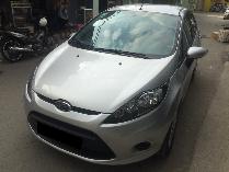 Bán Ford Fiesta 2012 tự động màu bạc xe đi kỹ như mới.