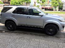 Bán xe Fortuner 2015, số sàn, máy dầu, màu bạc