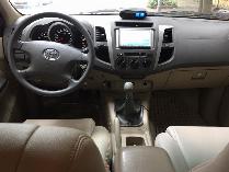 Gia đình cần bán Fortuner 2009, số sàn, máy dầu, màu bạc, gia đình sử dụng kỷ