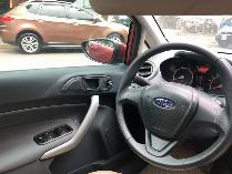Cần bán xe Ford Fiesta 2012 số tự động màu đỏ chính chủ