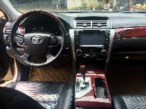 Nhà mình cần bán xe Toyota Camry 2.5Q đời 2013 số tự động màu vàng cát