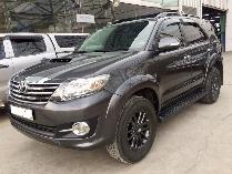 Fortuner 2.5G, số sàn, máy dầu, màu xám, 4 vỏ zin, sơ cua chưa rớt, giao dịch hãng