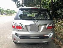 Cần bán xe Toyota Fortuner 2010 máy dầu số sàn, xe màu bạc rất đẹp