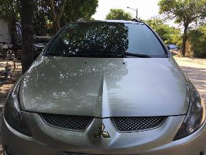 Cần bán xe Mitsubishi Grandish đời 2006 tự động màu trắng