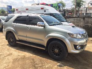 Fortuner 2015, MT, máy dầu, màu bạc, ghế da, cam lùi, DVD, giao dịch hãng