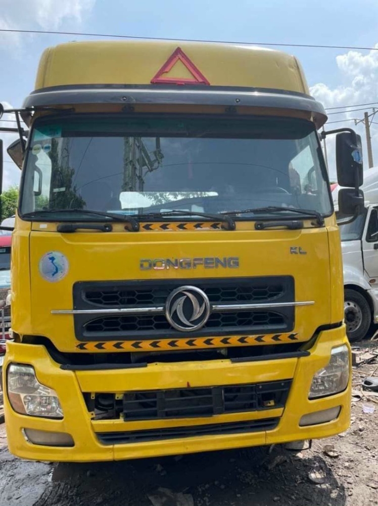 Xe đầu kéo Dongfeng 2015