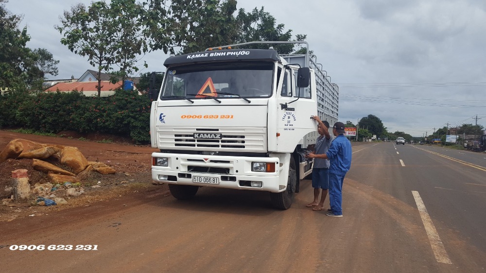 Bán xe tải Kamaz 15 tấn thùng 7m8 / Bán xe Kamaz 3 giò nhập khẩu