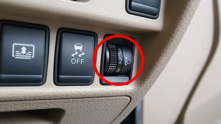 Nút điều chỉnh đèn pha ô tô sử dụng thế nào cho đúng?