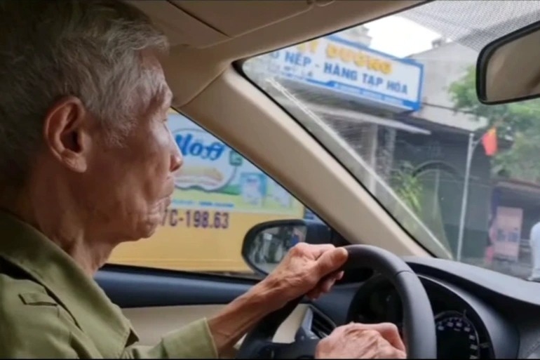 Cấp đổi bằng lái xe: Không chỉ người cao tuổi mới cần giấy khám sức khỏe