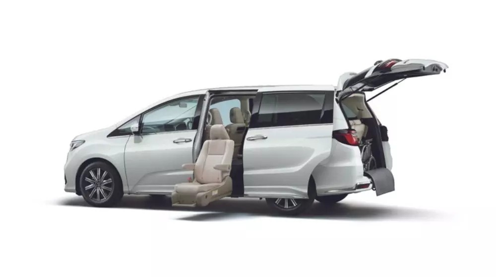 Mẫu Honda Odyssey được trang bị tính năng gập và cất gọn ghế bên để giúp lên, xuống xe dễ dàng hơn (Ảnh: Honda)