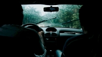 Kinh nghiệm lái xe ô tô đường mưa tránh bị trơn trượt