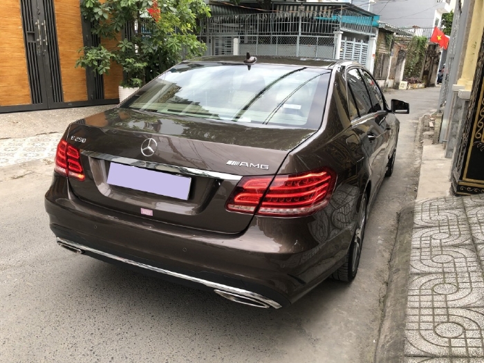Nhà cần bán E250 AMG 2015 đk 2016, màu Xám hộc nhãn