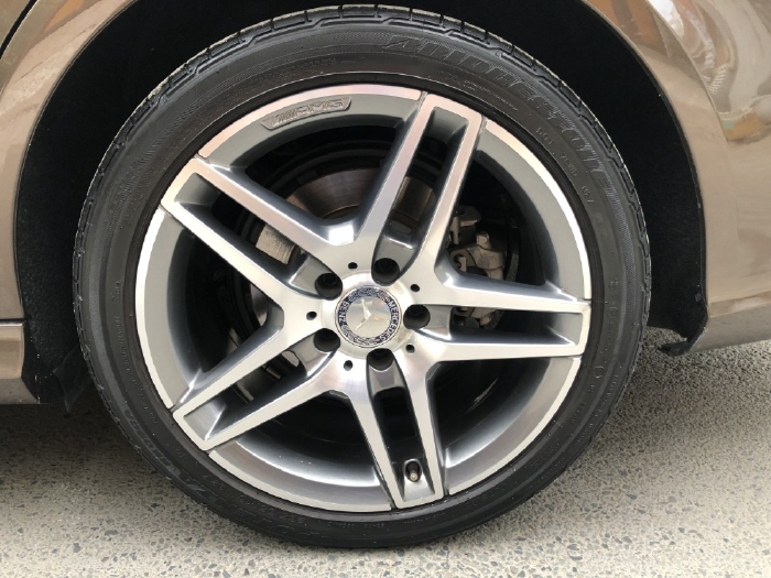 Nhà cần bán E250 AMG 2015 đk 2016, màu Xám hộc nhãn