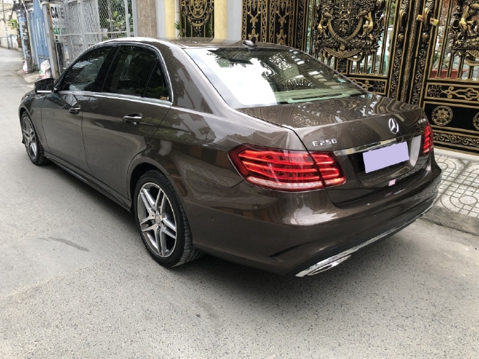 Nhà cần bán E250 AMG 2015 đk 2016, màu Xám hộc nhãn