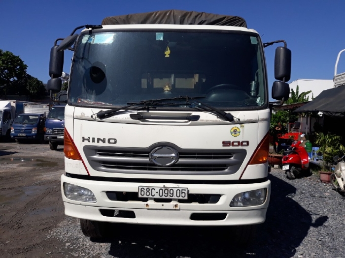 Xe tải Hino FL đời 2017 đăng ký 2018 giá rẻ có hỗ trợ trả góp