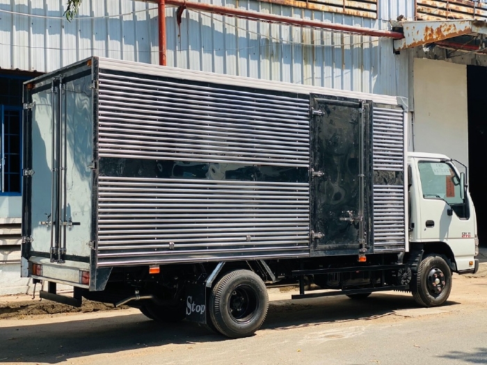 Xe tải Isuzu QKR270 tải trọng 1 tấn đến 2T9 - Ngập tràn ưu đãi