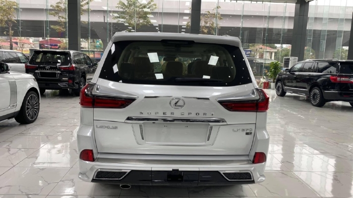 Bán Lexus Lx570 Super Sport 2021, màu trắng, nội thất nâu da bò, xe giao ngay.
