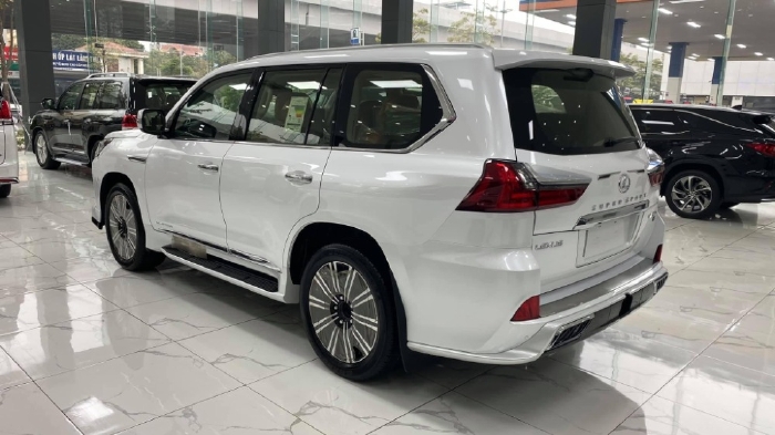 Bán Lexus Lx570 Super Sport 2021, màu trắng, nội thất nâu da bò, xe giao ngay.
