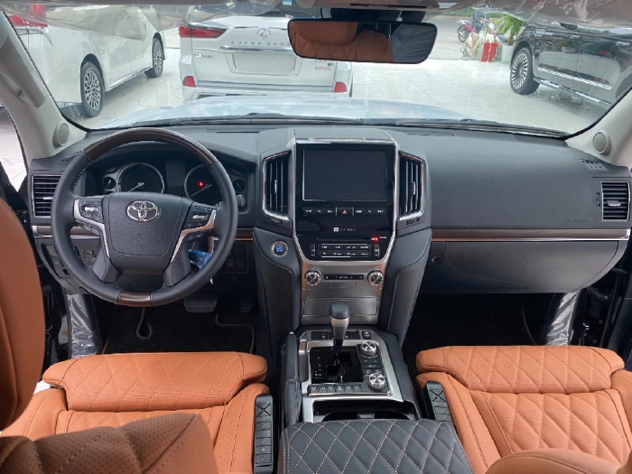 Bán xe Toyota Land Cruiser MBS 5.7 VXS 2021, bản 4 chỗ siêu VIP, xe giao ngay. LH : 0906223838