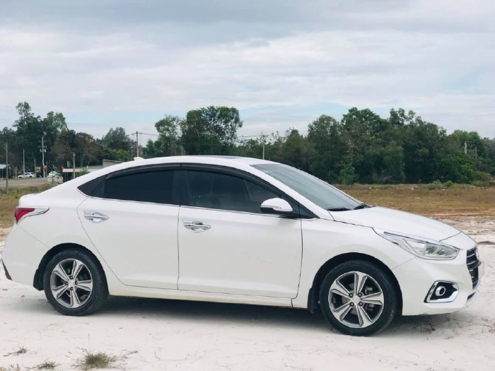 Mình cần bán Hyundai Accent 2019, tự động, bản Full cao nhất, màu trắng