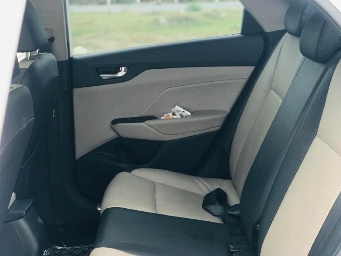 Mình cần bán Hyundai Accent 2019, tự động, bản Full cao nhất, màu trắng