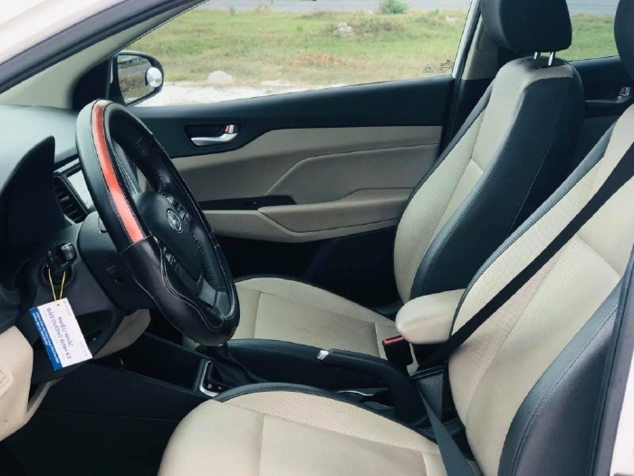Mình cần bán Hyundai Accent 2019, tự động, bản Full cao nhất, màu trắng