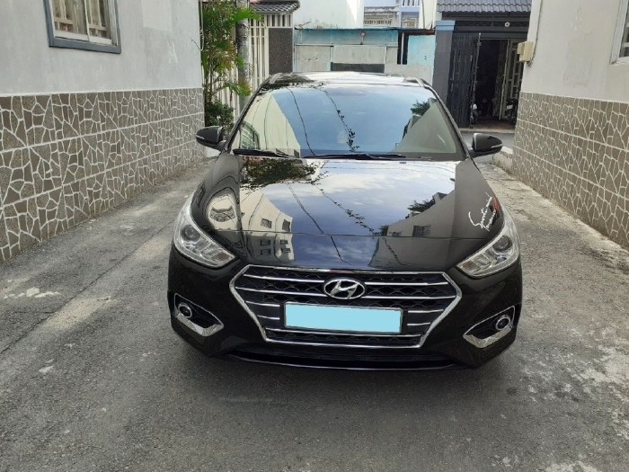 Gia đình cần bán xe Hyundai Accent 2019 đk 2020 số tự động, màu đen huyền cực mới