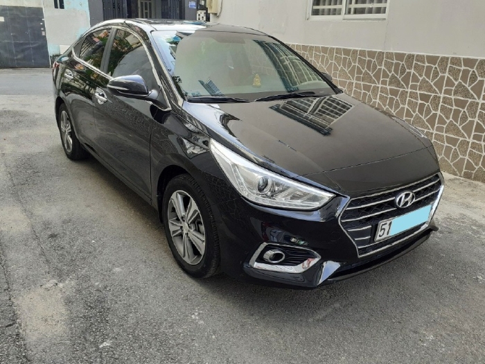 Gia đình cần bán xe Hyundai Accent 2019 đk 2020 số tự động, màu đen huyền cực mới