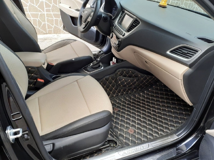 Gia đình cần bán xe Hyundai Accent 2019 đk 2020 số tự động, màu đen huyền cực mới