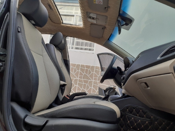 Gia đình cần bán xe Hyundai Accent 2019 đk 2020 số tự động, màu đen huyền cực mới
