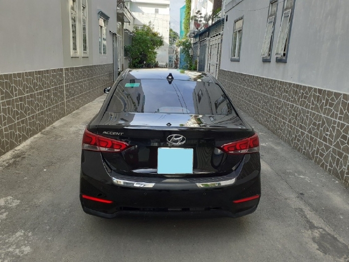 Gia đình cần bán xe Hyundai Accent 2019 đk 2020 số tự động, màu đen huyền cực mới