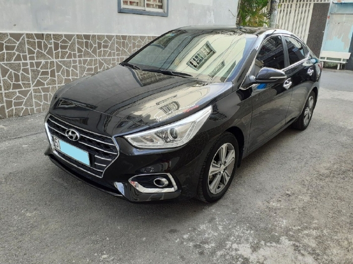 Gia đình cần bán xe Hyundai Accent 2019 đk 2020 số tự động, màu đen huyền cực mới