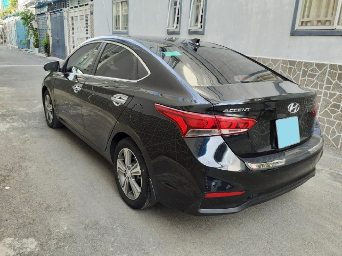Gia đình cần bán xe Hyundai Accent 2019 đk 2020 số tự động, màu đen huyền cực mới