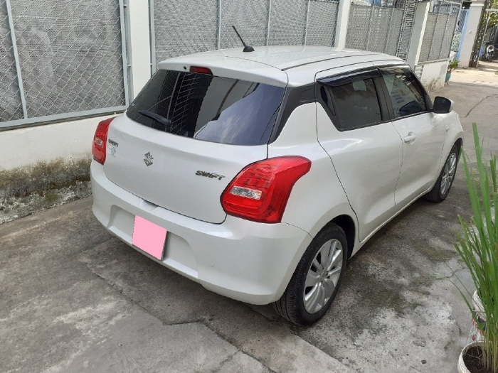 Kẹt tiền buôn bán, bán lại Suzuki Swift 2020 AT,màu Trắng, nhập Thái