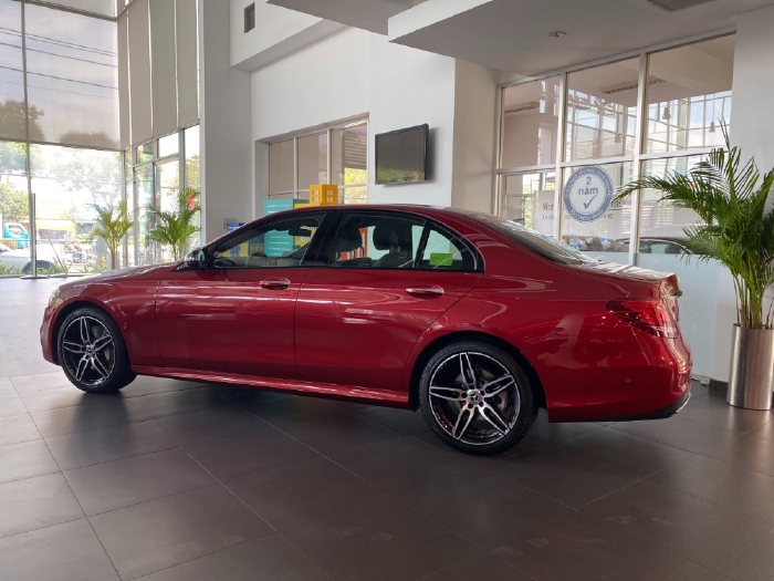 Bán xe Mercedes E300 2021, giá E300 2021, giá Mercedes E300 2021, giá xe Mercedes E300 2021 chính hãng - Ưu đãi đến 150Tr
