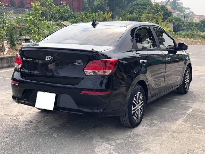 Mình cần bán Kia soluto 2020, số sàn, màu đen