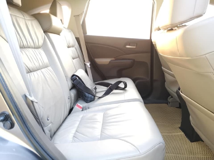 Gia đình cần bán Honda CRV 2013 AT, màu xám hồng
