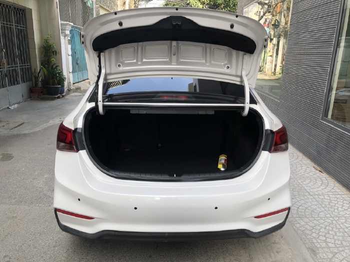 Gia đình cần bán xe Hyundai Accent 2019 số tự động, bản full đặc biệt