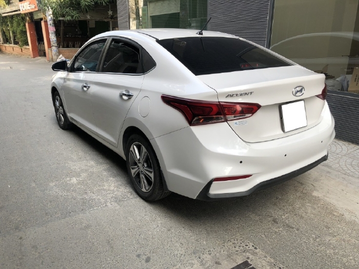 Gia đình cần bán xe Hyundai Accent 2019 số tự động, bản full đặc biệt