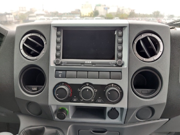Xe van gaz nhập khẩu từ nga, thùng 14 khối, di chuyển 24/24 trong nội ô thành phố không lo cấm tải cấm giờ