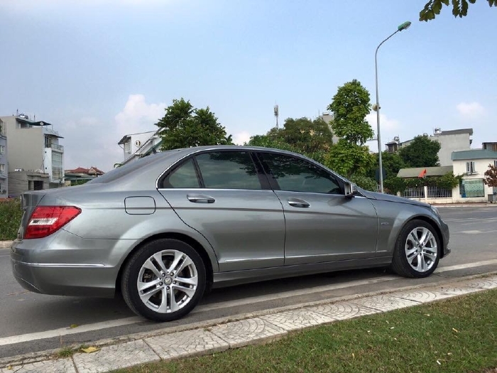 Gia đình cần bán Mercedes C200 2012, số tự động, màu xám