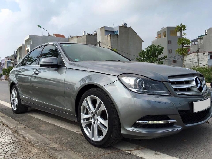Gia đình cần bán Mercedes C200 2012, số tự động, màu xám