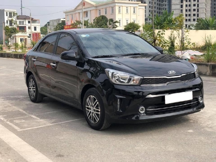 Mình cần bán Kia soluto 2020, số sàn, màu đen