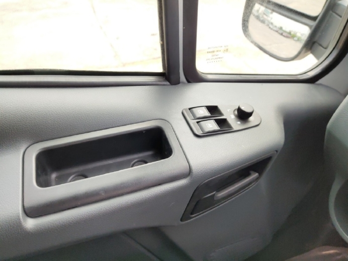 Xe van gaz nhập khẩu từ nga, thùng 14 khối, di chuyển 24/24 trong nội ô thành phố không lo cấm tải cấm giờ