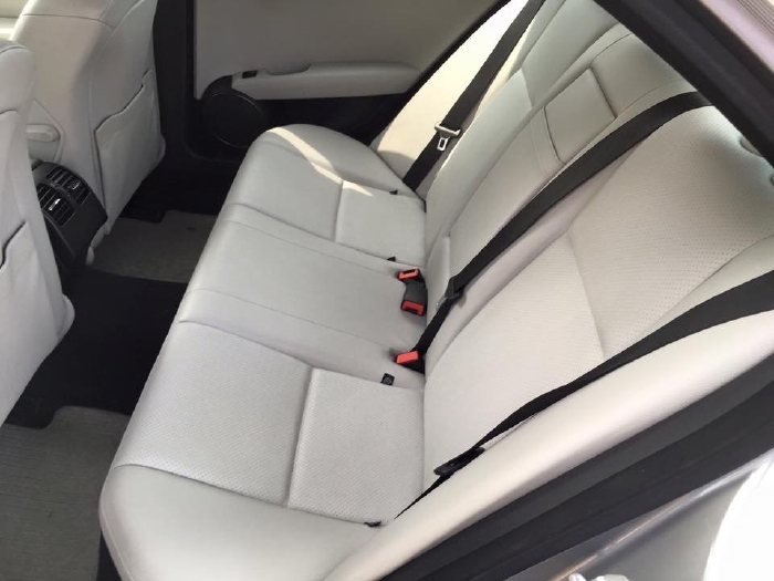 Gia đình cần bán Mercedes C200 2012, số tự động, màu xám