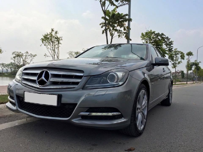 Gia đình cần bán Mercedes C200 2012, số tự động, màu xám