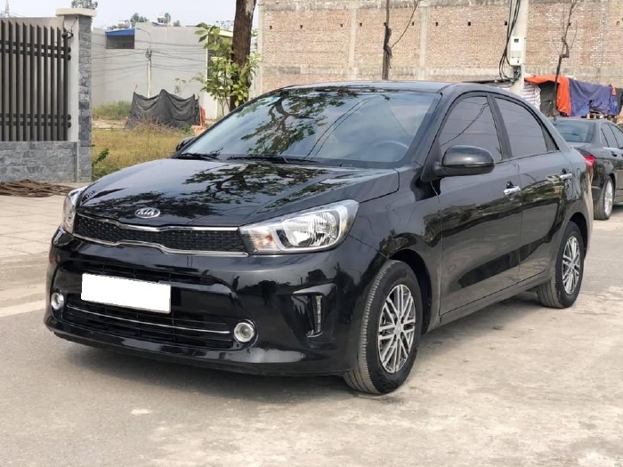 Mình cần bán Kia soluto 2020, số sàn, màu đen