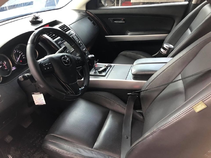 Mình cần bán Mazda CX9 2016 dk 2017, tự động, hai cầu, màu đen