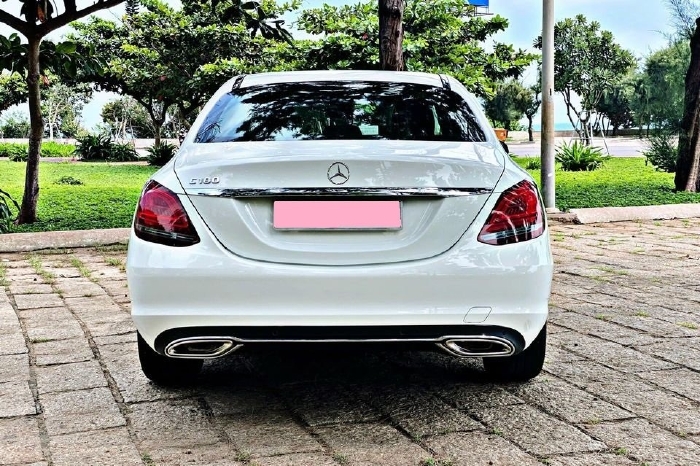 Lên đời xe nên cần bán lại C180 2019 số tự động, màu trắng