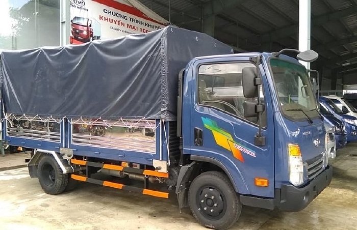Xe Tera245l thùng 4m3, động cơ Isuzu, tải 2.4 tấn